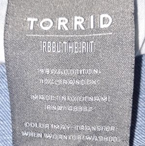 Torrid crop Distress boyfriend vintage stretch jeans